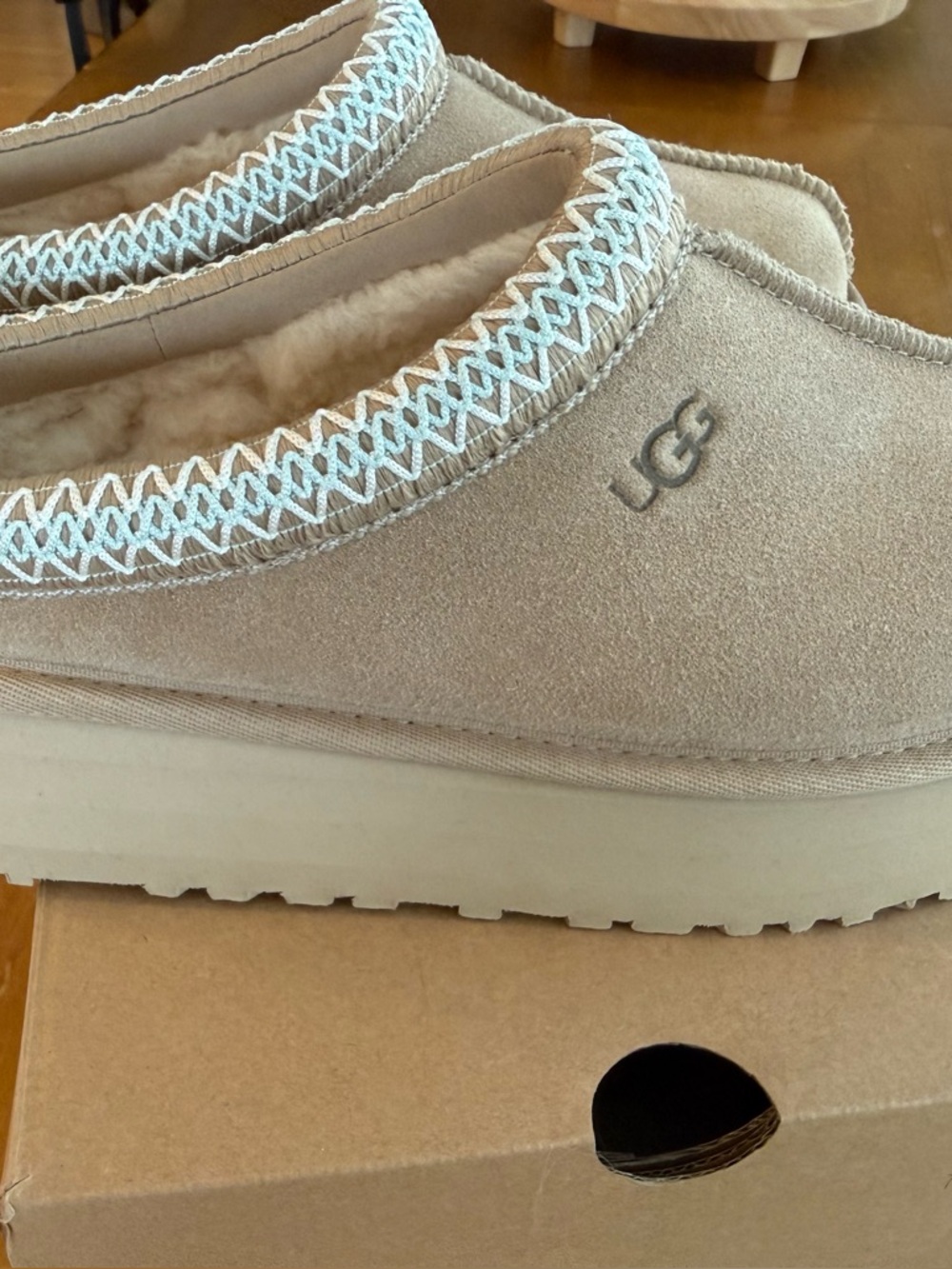 Women’s UGG Tazz ll platform shoes size 7 new in box